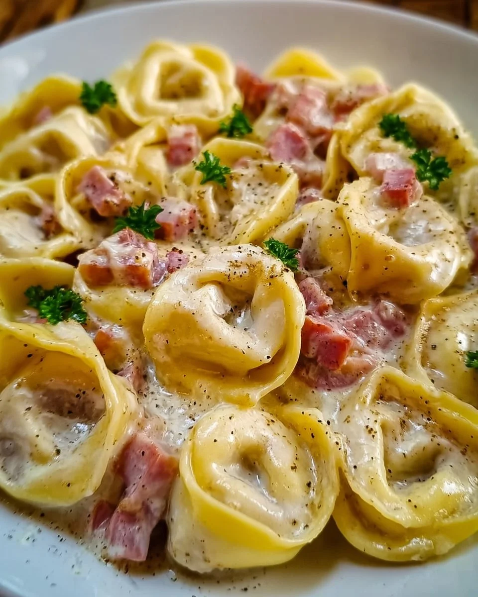 Tortellini with Ham-Cream-Sauce